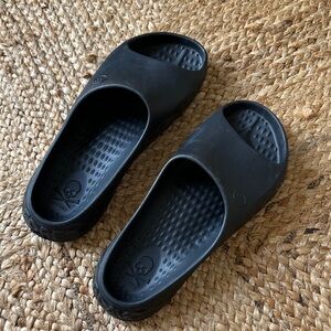 Mens G/Fore Black Slide Sandals